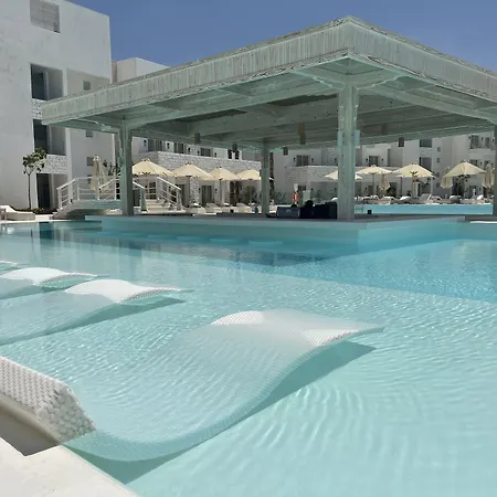 Tanoak Resort